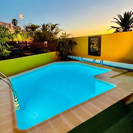 Con Piscina Climatizada Y Vistas Al Mar Βίλα