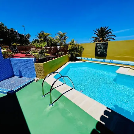 Con Piscina Climatizada Y Vistas Al Mar