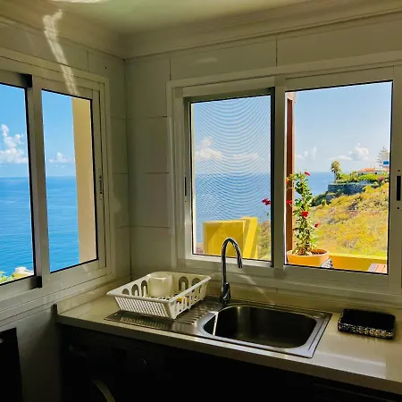 Con Piscina Climatizada Y Vistas Al Mar