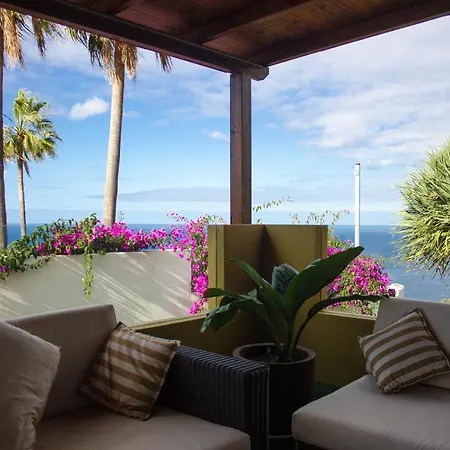 Villa Con Piscina Climatizada Y Vistas Al Mar