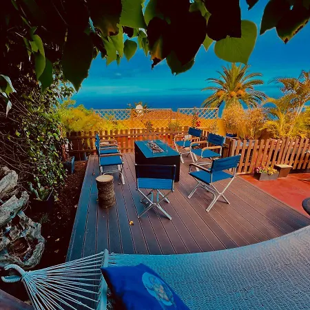 Villa Con Piscina Climatizada Y Vistas Al Mar